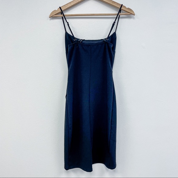 CUTOUT ON THE TOWN BLACK BODYCON DRESS - Picture 6 of 8